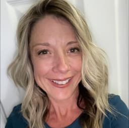 A photo of the stylist